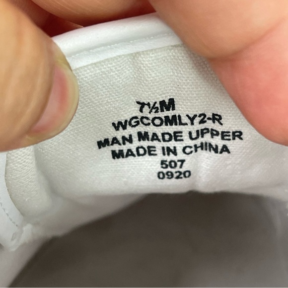 GUESS women's sneakers Logo detailing Low-top cut Lace-up design White Size 7.5 - Picture 7 of 11